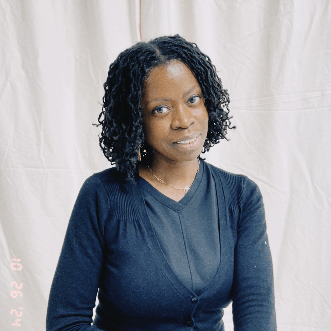 Portrait of Kynd hair braider Faah of @naturalhairberlin from Berlin