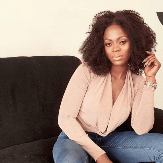 Portrait of Kynd hair braider Rosie of @hairby_rosieberlin from Berlin