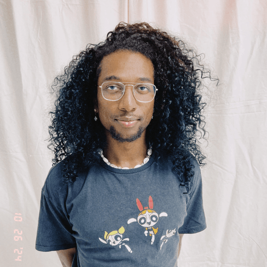 Portrait of Kynd hair braider Shawn of @soshawn_ from Berlin