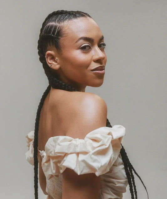 Woman wearing Kynd reusable braiding hair