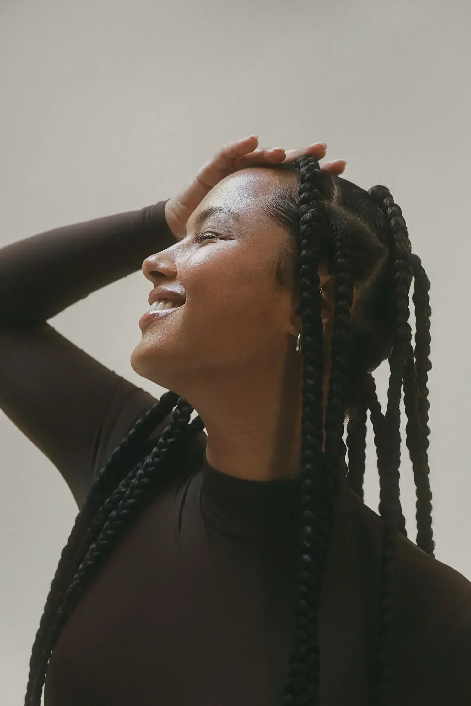 Woman wearing Kynd soft-touch braiding hair